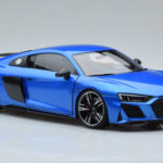 Audi R8 Performance Azul Kengfai 1:18 - image 6 of 10