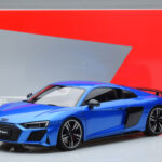 Audi R8 Performance Azul Kengfai 1:18 - image 10 of 10