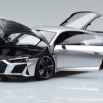Audi R8 Performance Prateado Kengfai 1:18 - image 2 of 10