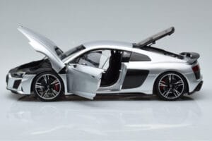 Audi R8 Performance Prateado Kengfai 1:18 VAKF-0354 Metal - imagem 4 de 10