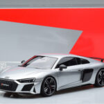 Audi R8 Performance Prateado Kengfai 1:18 - image 10 of 10
