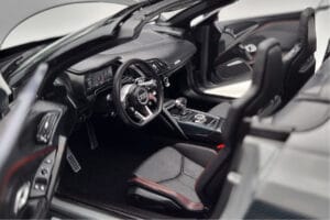 Audi R8 Spyder Performance Nardo Cinzento Kengfai 1:18 VAKF-0352 Metal - imagem 9 de 11