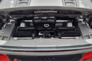 Audi R8 Spyder Performance Nardo Cinzento Kengfai 1:18 VAKF-0352 Metal - imagem 10 de 11