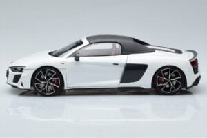 Audi R8 Spyder Performance Branco Kengfai 1:18 VAKF-0351 Metal - imagem 4 de 11