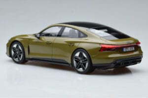 Audi RS E-Tron GT Oliva Norev 1:18 188380 Metal - imagem 5 de 6