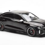 Audi RS3 8Y Sedan Preto MCG 1:18 - image 4 of 6