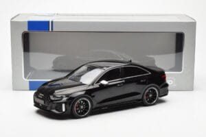 Audi RS3 8Y Sedan Preto MCG 1:18 MCG18450 Metal - imagem 6 de 6