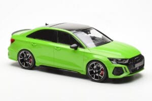 Audi RS3 8Y Sedan Verde MCG 1:18 MCG18449 Metal - imagem 4 de 6