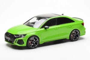 Audi RS3 8Y Sedan Verde MCG 1:18 MCG18449