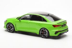 Audi RS3 8Y Sedan Verde MCG 1:18 MCG18449 Metal - imagem 5 de 6