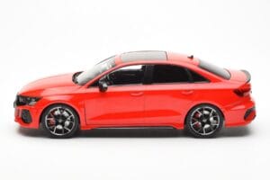 Audi RS3 8Y Sedan Vermelho MCG 1:18 MCG18451 Metal - imagem 3 de 6