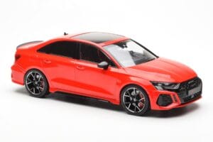 Audi RS3 8Y Sedan Vermelho MCG 1:18 MCG18451 Metal - imagem 4 de 6