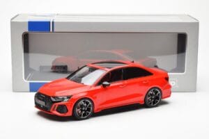 Audi RS3 8Y Sedan Vermelho MCG 1:18 MCG18451 Metal - imagem 6 de 6