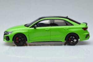 Audi RS3 8Y Sedan Verde GT Spirit 1:18 GT414 Resina - imagem 3 de 6