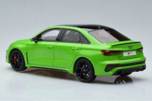 Audi RS3 8Y Sedan Verde GT Spirit 1:18 GT414 Resina - imagem 5 de 6