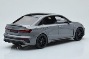 Audi RS3 8Y Sedan Performance Edition Cinzento GT Spirit 1:18 GT885 Resina - imagem 2 de 6
