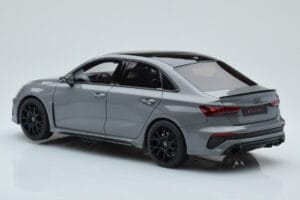 Audi RS3 8Y Sedan Performance Edition Cinzento GT Spirit 1:18 GT885 Resina - imagem 5 de 6