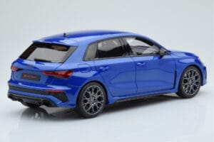 Audi RS3 8Y Sportback Performance Edition Nagaro Azul GT Spirit 1:18 GT884 Resina - imagem 2 de 5