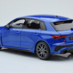 Audi RS3 8Y Sportback Performance Edition Nagaro Azul GT Spirit 1:18 - image 4 of 5