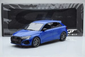 Audi RS3 8Y Sportback Performance Edition Nagaro Azul GT Spirit 1:18 GT884 Resina - imagem 5 de 5