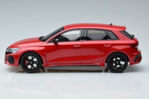 Audi RS3 8Y Sportback Vermelho GT Spirit 1:18 GT378 Resina - imagem 3 de 6