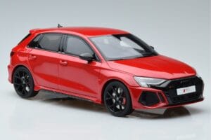 Audi RS3 8Y Sportback Vermelho GT Spirit 1:18 GT378 Resina - imagem 4 de 6