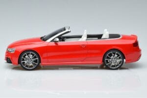 Audi RS5 B8 Cabriolet Vermelho GT Spirit 1:18 GT724 Resina - imagem 3 de 5