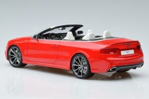 Audi RS5 B8 Cabriolet Vermelho GT Spirit 1:18 GT724 Resina - imagem 4 de 5