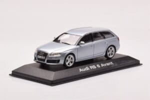 Audi RS6 C6 Monza Prata Minichamps 1:43 5010710213 Metal - imagem 2 de 4