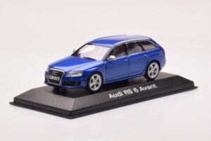 Audi RS6 C6 Sepang Azul Minichamps 1:43 5010710223 Metal - imagem 2 de 4