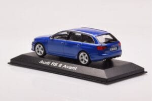 Audi RS6 C6 Sepang Azul Minichamps 1:43 5010710223 Metal - imagem 3 de 4