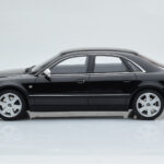 Audi S8 D2 Preto Otto 1:18 - image 3 of 6