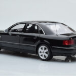 Audi S8 D2 Preto Otto 1:18 - image 5 of 6