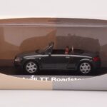 Audi TT 8N Roadster Cinzento Minichamps 1:43 - image 4 of 4