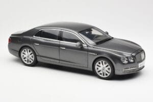 Bentley Flying Spur W12 Granite Cinzento Kyosho 1:18 08891GN Metal - imagem 6 de 8