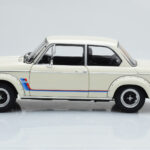 BMW 2002 Turbo Branco Kyosho 1:18 - image 5 of 8