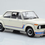 BMW 2002 Turbo Branco Kyosho 1:18 - image 6 of 8