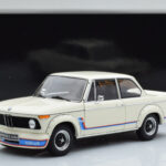 BMW 2002 Turbo Branco Kyosho 1:18 - image 8 of 8
