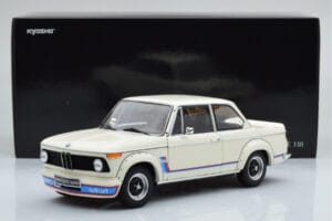 BMW 2002 Turbo Branco Kyosho 1:18 08544W Metal - imagem 8 de 8