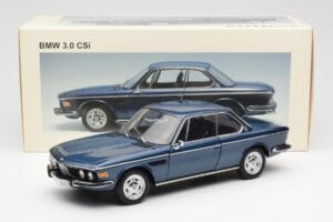 BMW 3.0 CSi E9 Azul Metálico AUTOart 1:18 70672 Metal - imagem 8 de 8
