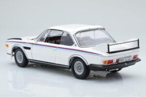 BMW 3.0 CSL E9 Branco Dealer Edition Minichamps 1:18 80435A5D020 Metal - imagem 6 de 7