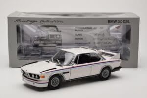 BMW 3.0 CSL E9 Branco Heritage Edition Minichamps 1:18 80432411550 Metal - imagem 8 de 8