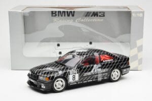 BMW 320i E36 STW #8 J. Winkelhock 1998 UT Models 1:18 39845 Metal - imagem 6 de 6