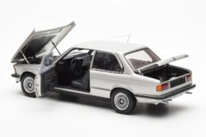 BMW 323i E21 Aspen Prata AUTOart 1:18 80430433552 Metal - imagem 5 de 8