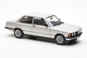 BMW 323i E21 Aspen Prata AUTOart 1:18 80430433552 Metal - imagem 6 de 8