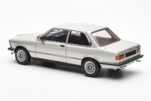 BMW 323i E21 Aspen Prata AUTOart 1:18 80430433552 Metal - imagem 7 de 8