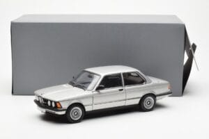 BMW 323i E21 Aspen Prata AUTOart 1:18 80430433552 Metal - imagem 8 de 8