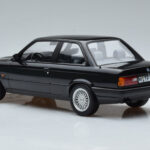 BMW 325i E30 Preto Norev 1:18 - image 5 of 6