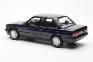 BMW 325i E30 Azul Metálico Norev 1:18 183201 Metal - imagem 5 de 6