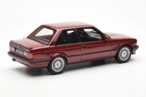 BMW 325i E30 Bordeaux Metallic Otto 1:18 OT102 Resina - imagem 2 de 6